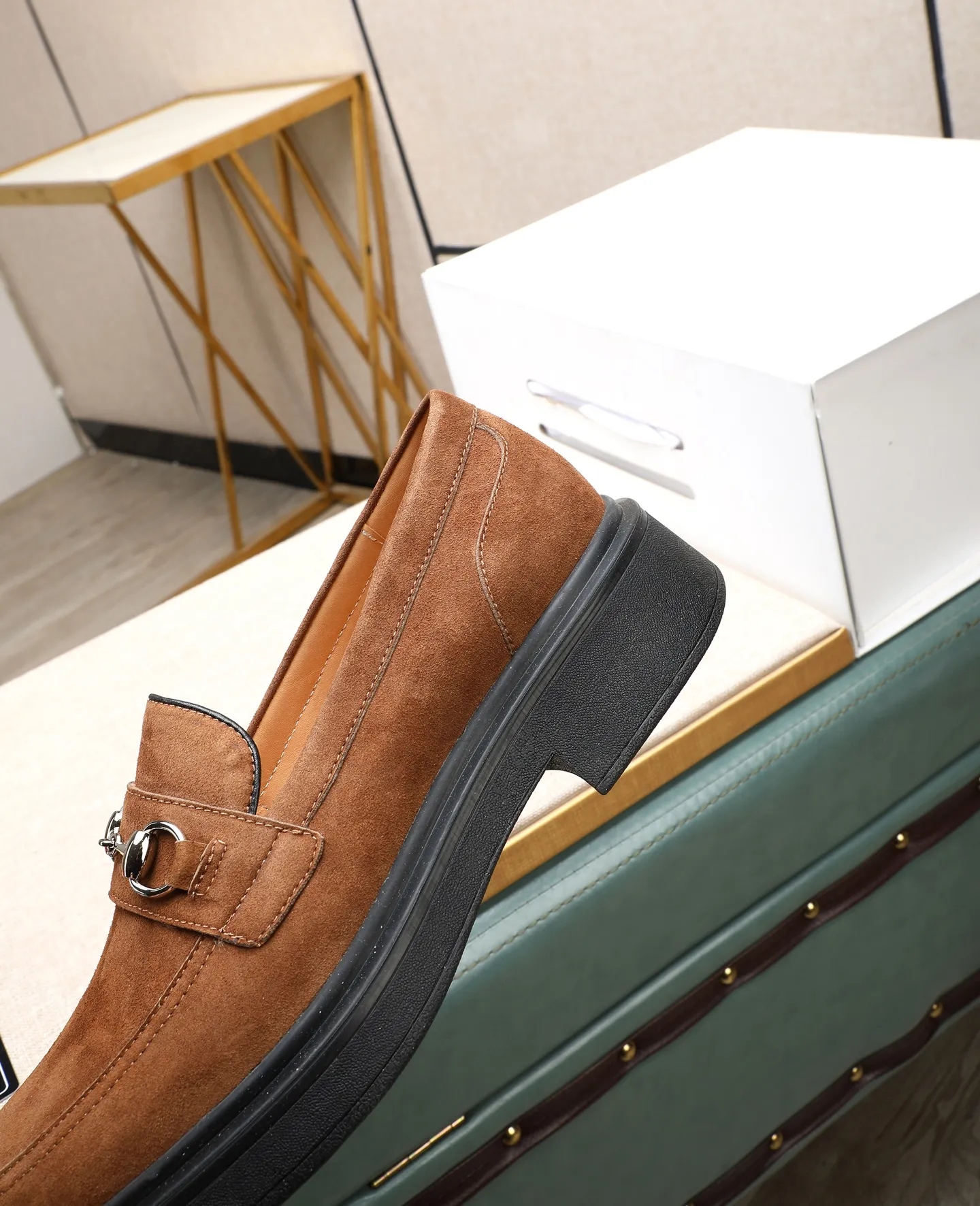 Men's shoes 💰520 (high-end, all cowhide) GUCCI high-end formal leather shoes, original imported fabrics from Italy, cowhide lining, original hardware. I believe you will be struck by it from the first moment you see it. The avant-garde atmosphere can no longer fully interpret its elegance. AAA grade rubber outsole, super comfortable. The original counter last guarantees its original version and quality. The simple upper ensures its comfort and breathability. A pair of truly good shoes has its own unique soul, famous quality, regular size 38-44 (45 customized)